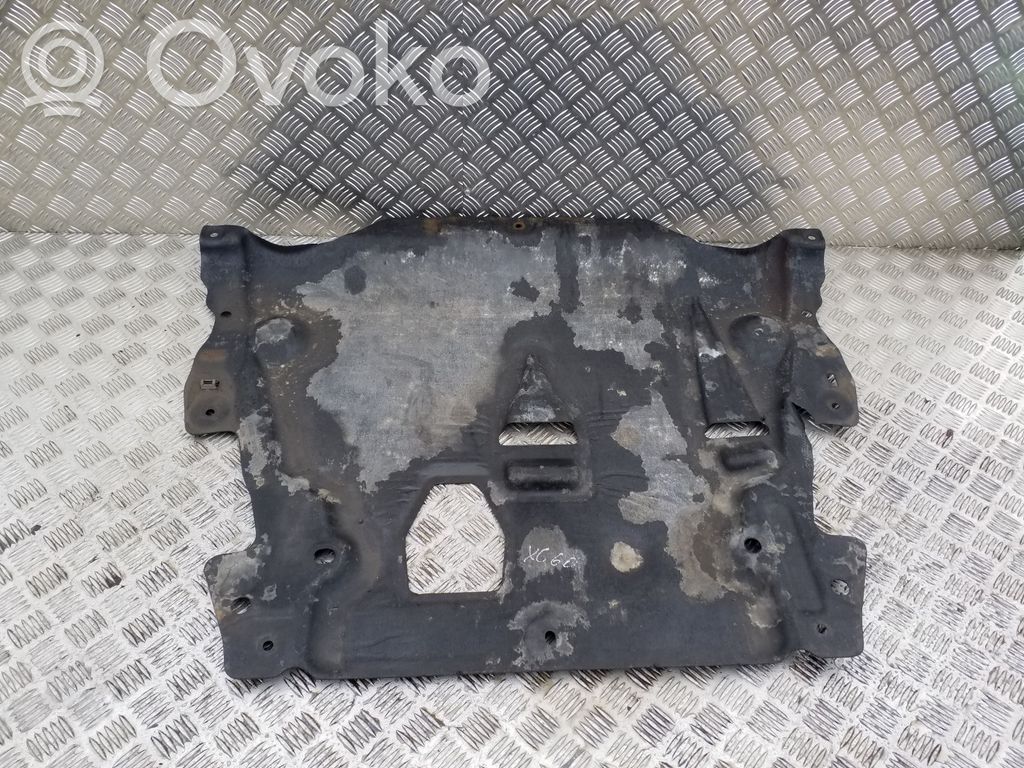 Volvo XC60 Engine splash shield/under tray 