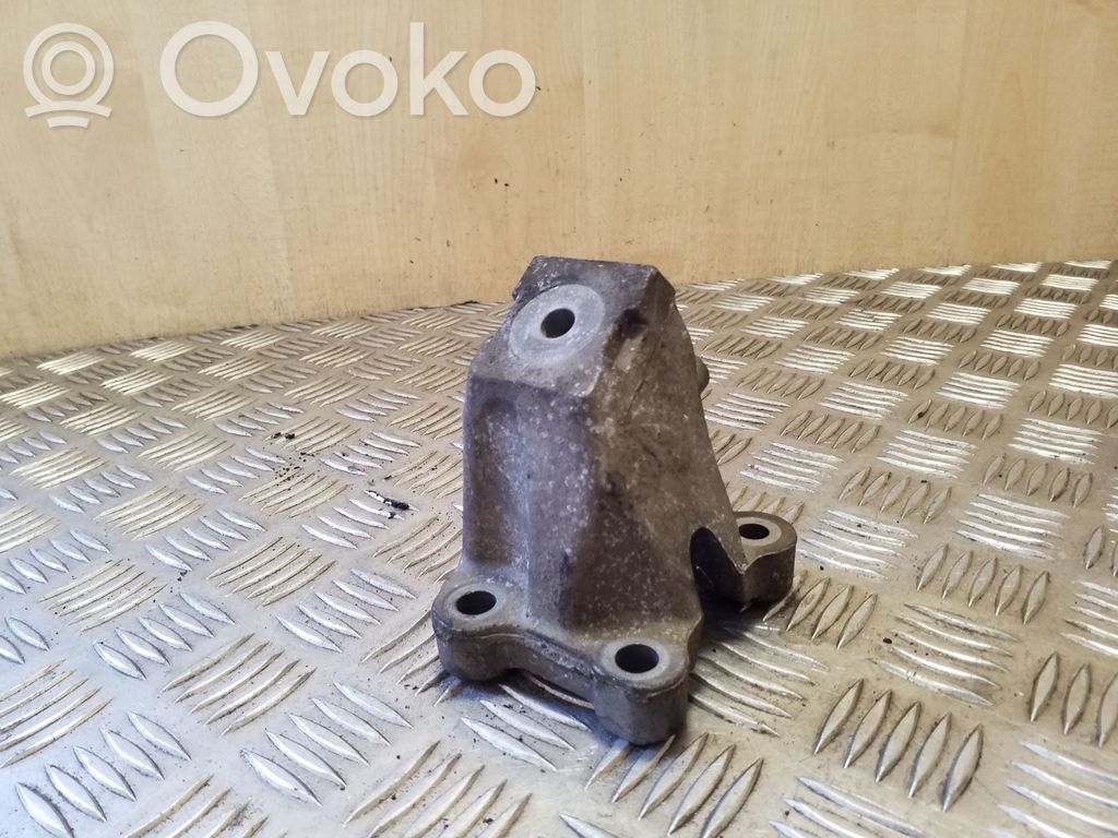 Audi A6 Allroad C6 Engine mounting bracket 