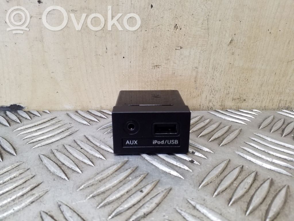 Hyundai i40 Enchufe conector USB 