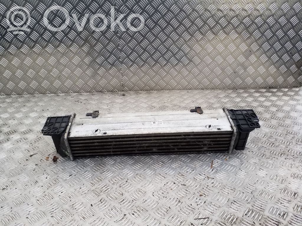 BMW 3 E90 E91 Interkūlerio radiatorius 