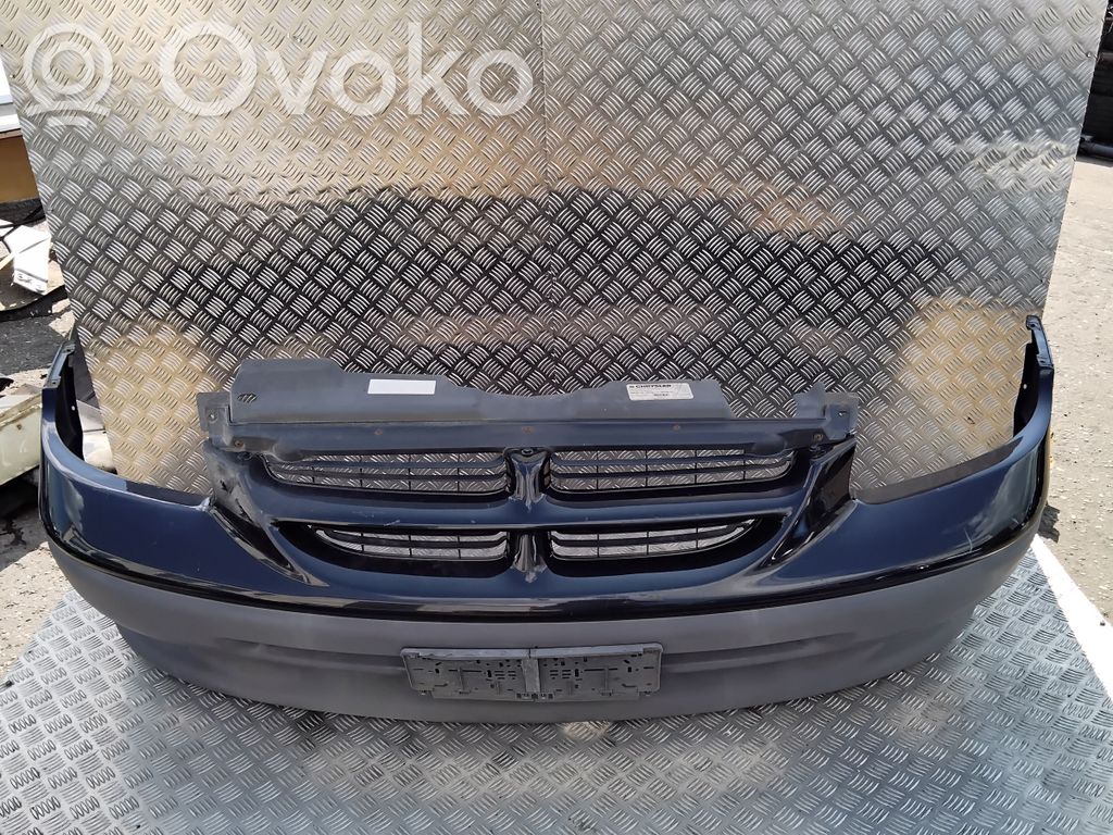 Chrysler Voyager Parachoques delantero 