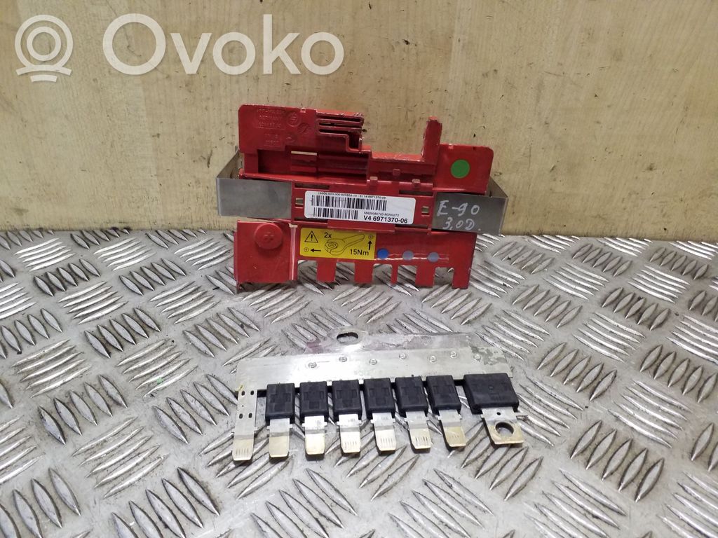 BMW 3 E90 E91 Saugiklių blokas 