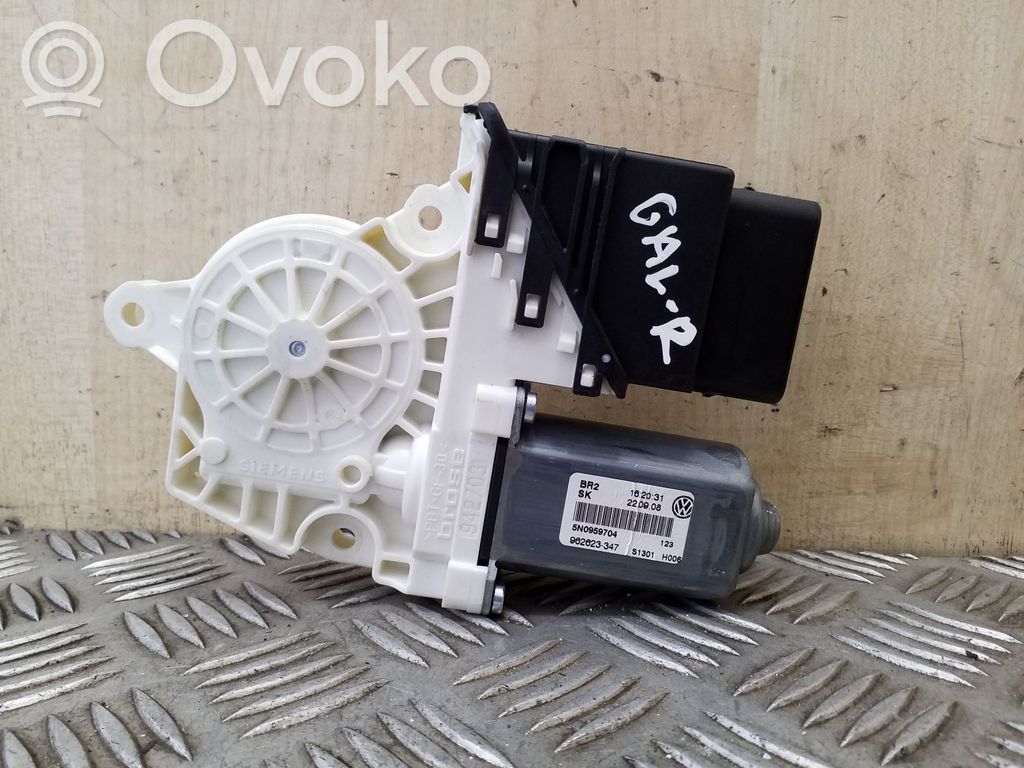 Volkswagen Tiguan Silniczek podnoszenia szyby drzwi tylnych 