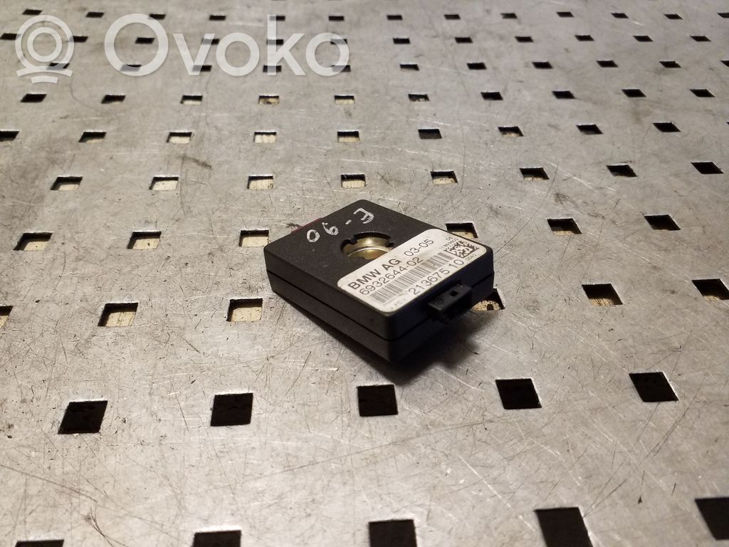 BMW 3 E90 E91 Antenos stiprintuvas 