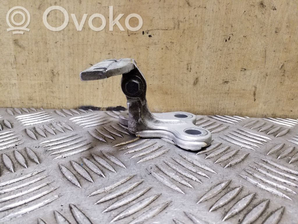 Volvo S60 Cerniera inferiore della portiera anteriore 