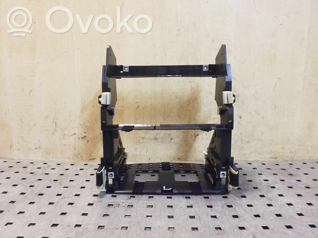 Inne części wnętrza samochodu   3R0858005