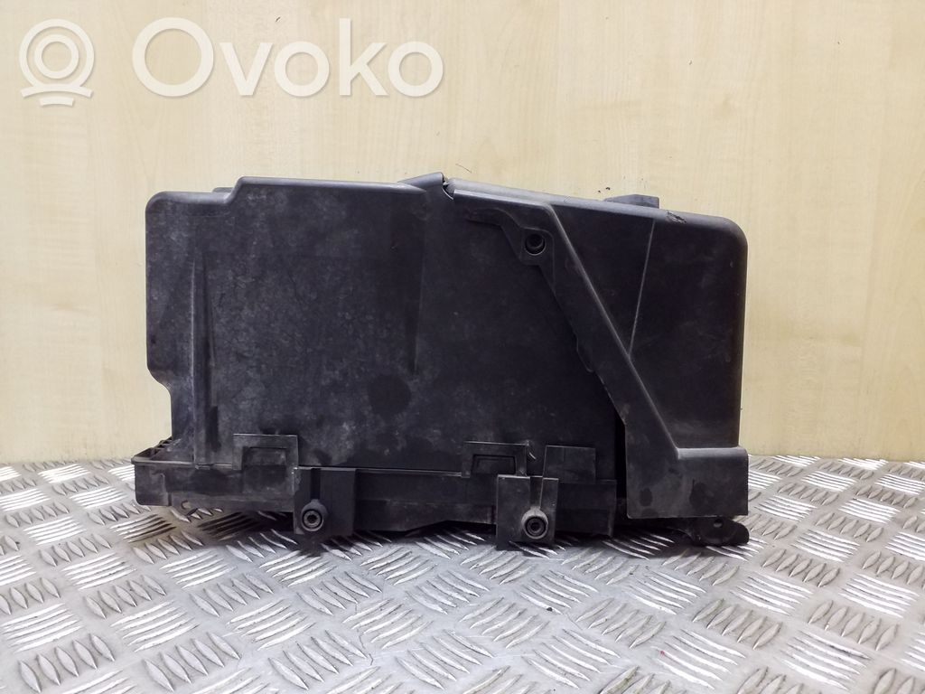 Ford Mondeo MK IV Akumuliatoriaus dėžė 