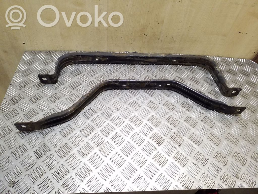 Ford Mondeo MK IV Polttoainesäiliön kannake 