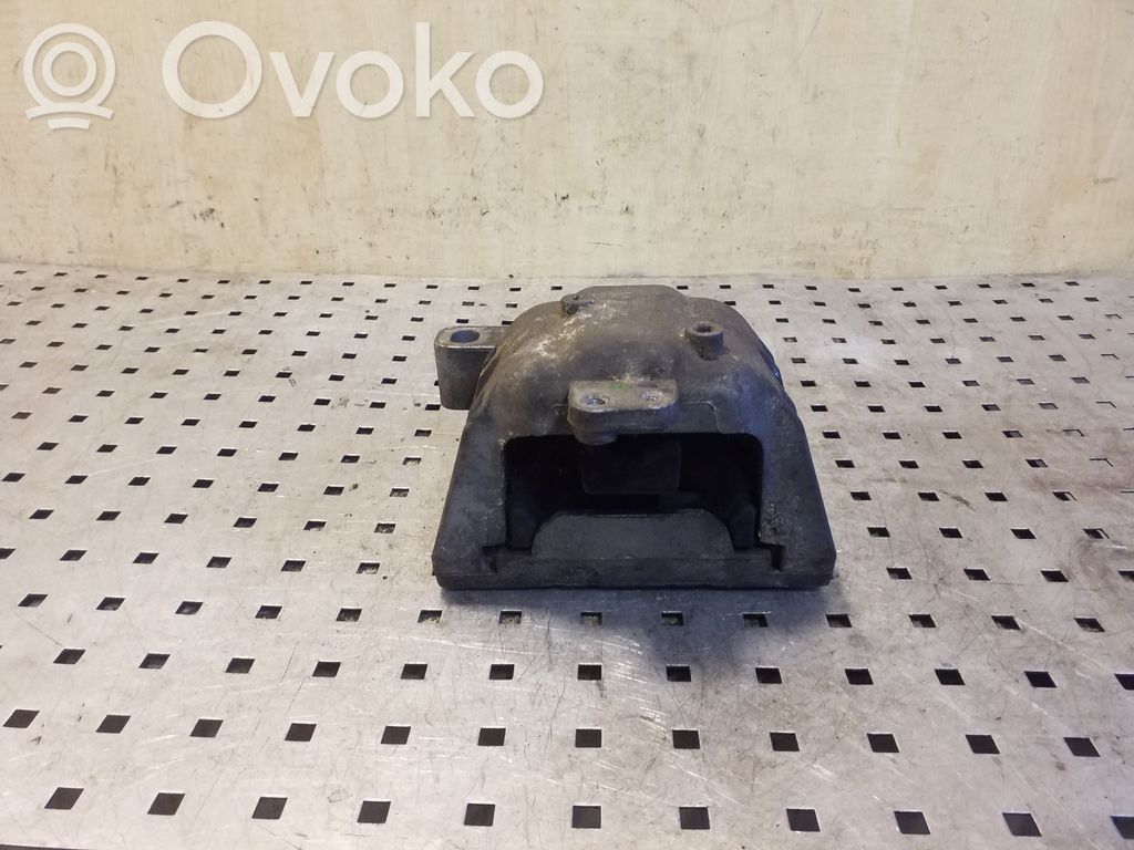 Volkswagen Golf IV Engine mount bracket 