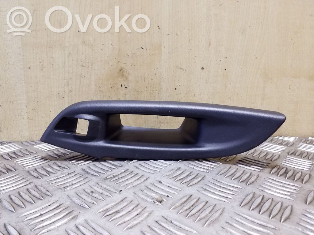 Ford Focus Rear door window switch trim 