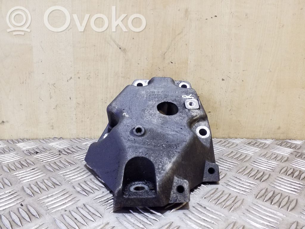 BMW X3 E83 Engine mounting bracket 