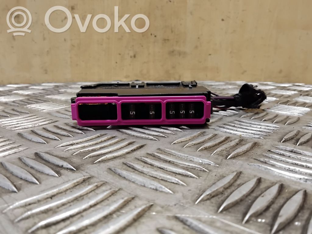 Audi Q5 SQ5 8R Fuse module 