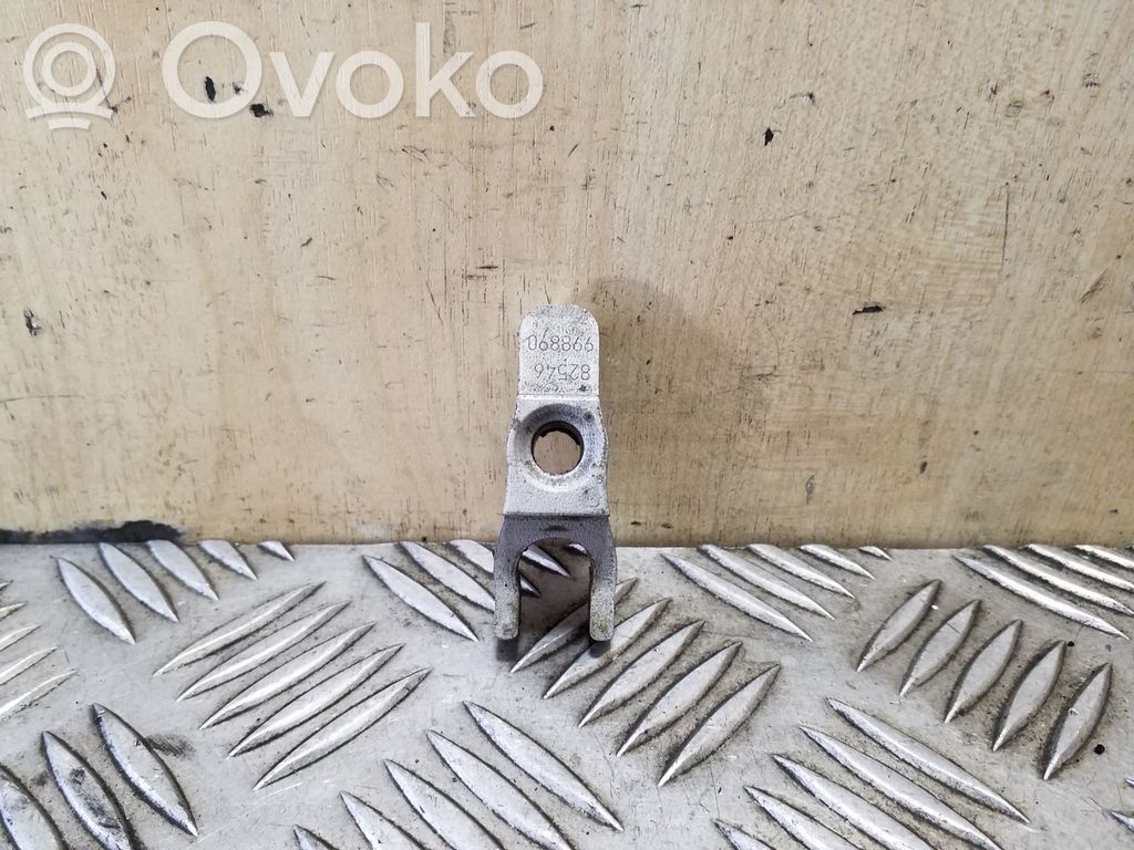 Opel Zafira C Abrazadera del inyector de combustible 