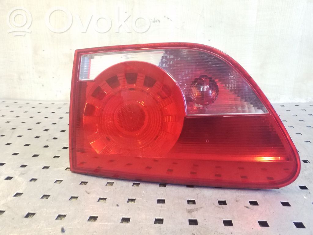 Lampy tylnej klapy bagażnika   5P8945094E,5P8945108C
