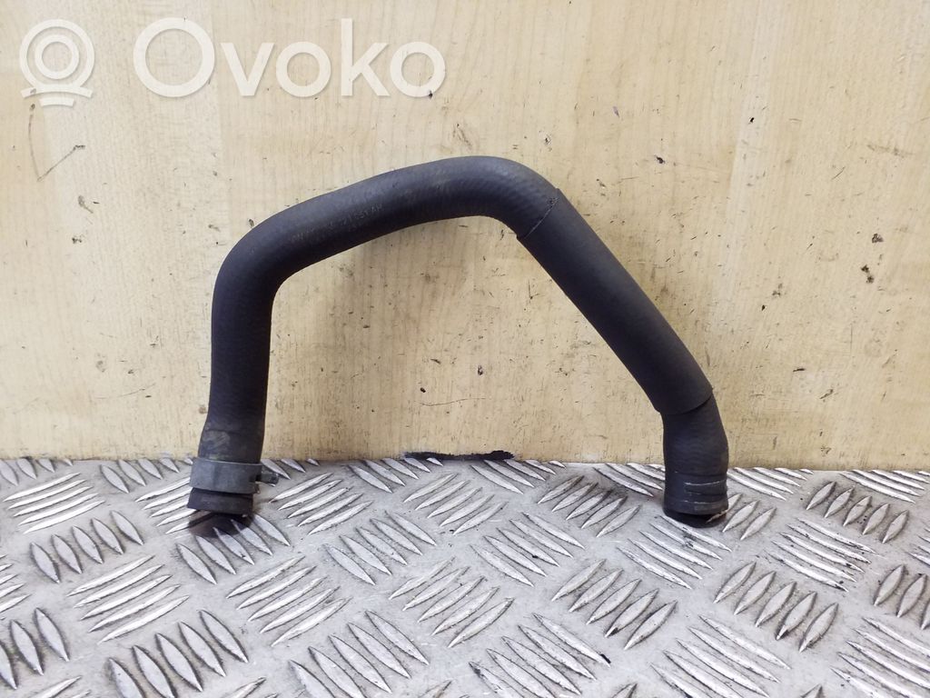 Volkswagen PASSAT B7 Tuyau de liquide de refroidissement moteur