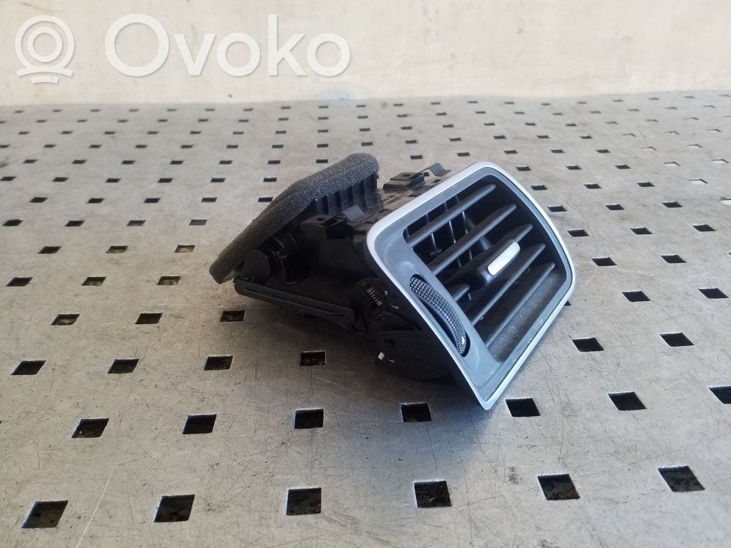 Volkswagen PASSAT B7 Copertura griglia di ventilazione laterale cruscotto 