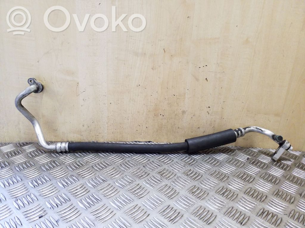 Ilmastointilaitteen putki (A/C)