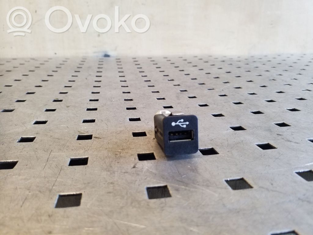 BMW 5 F10 F11 Enchufe conector USB 