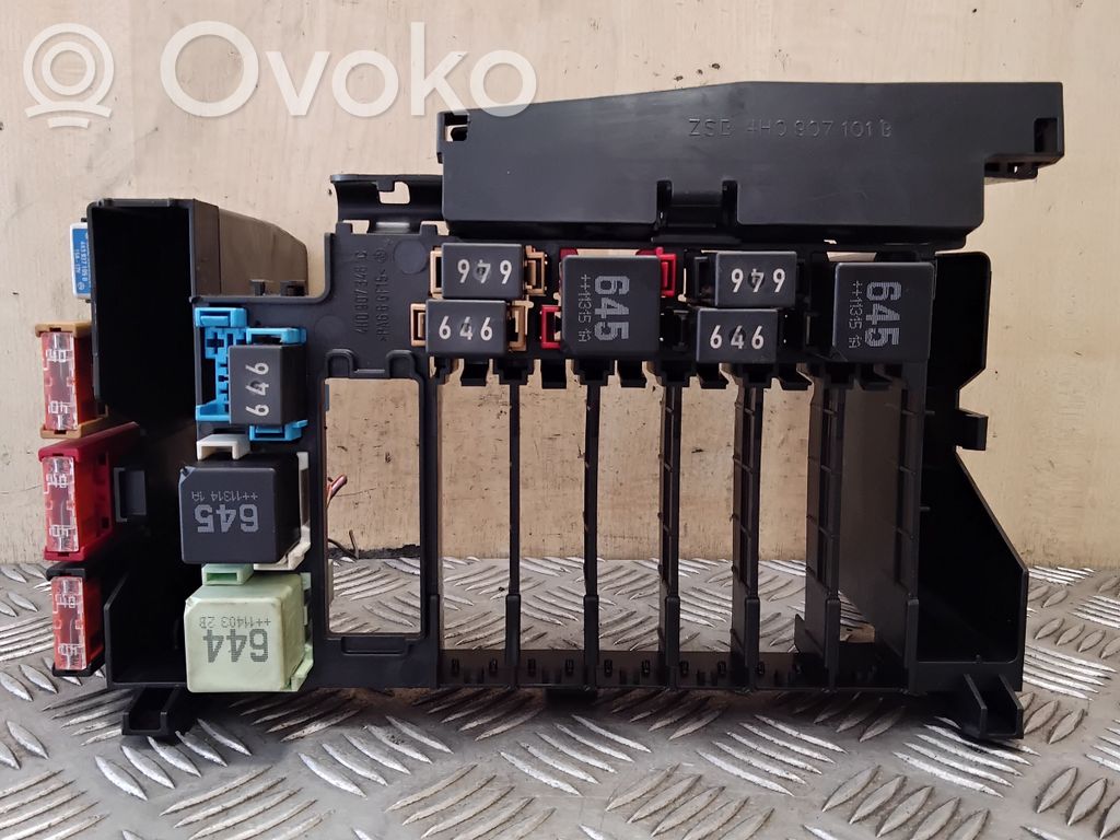 Audi A8 S8 D4 4H Relay mounting block 