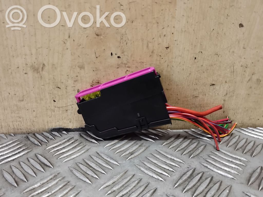 Audi A8 S8 D4 4H Fuse module 