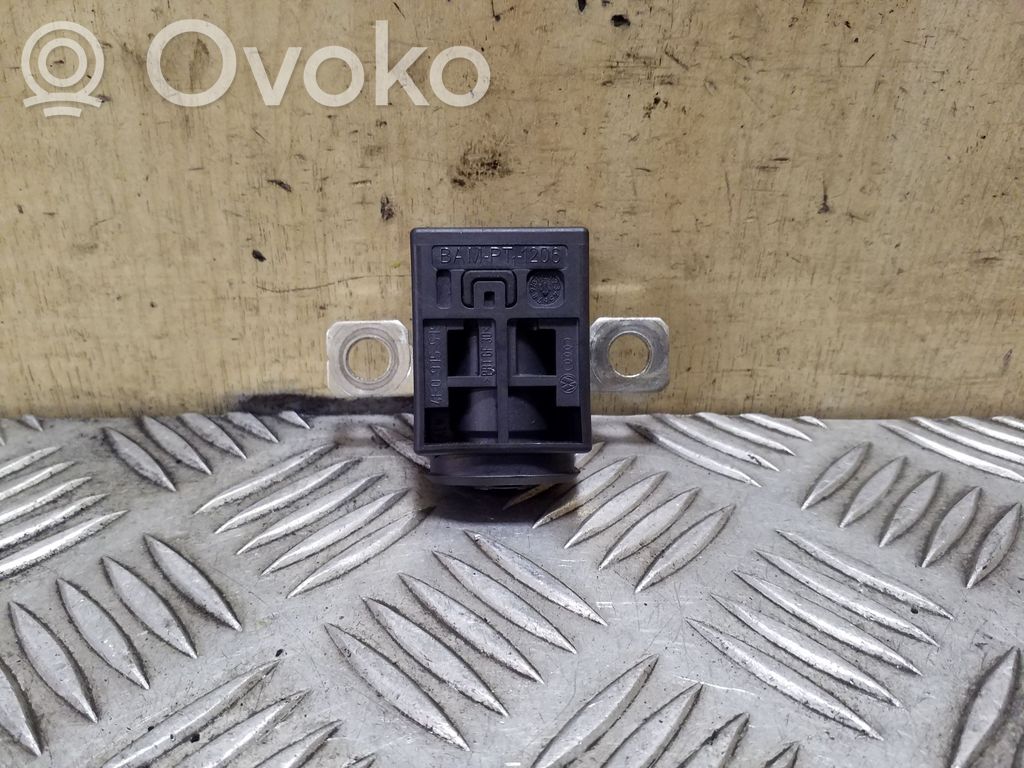 Bezpiecznik / Przekaźnika akumulatora   4F0915519