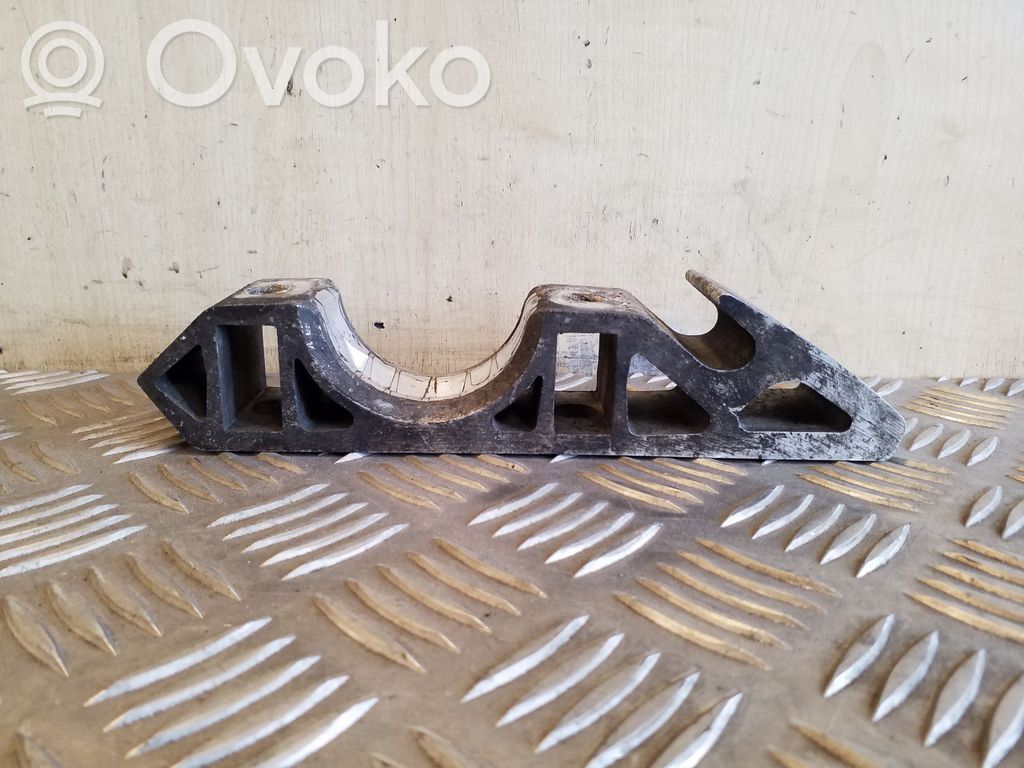 Volkswagen Touareg I Mocowanie stabilizatora osi przedniej 