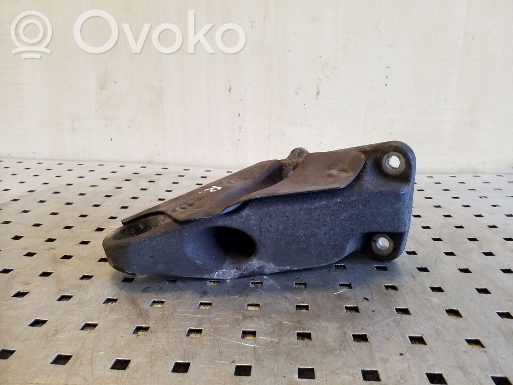 BMW X3 E83 Engine mounting bracket 
