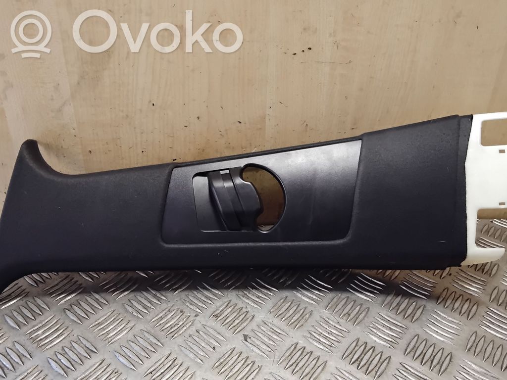 BMW X5 E53 Pilar (B) (superior) 