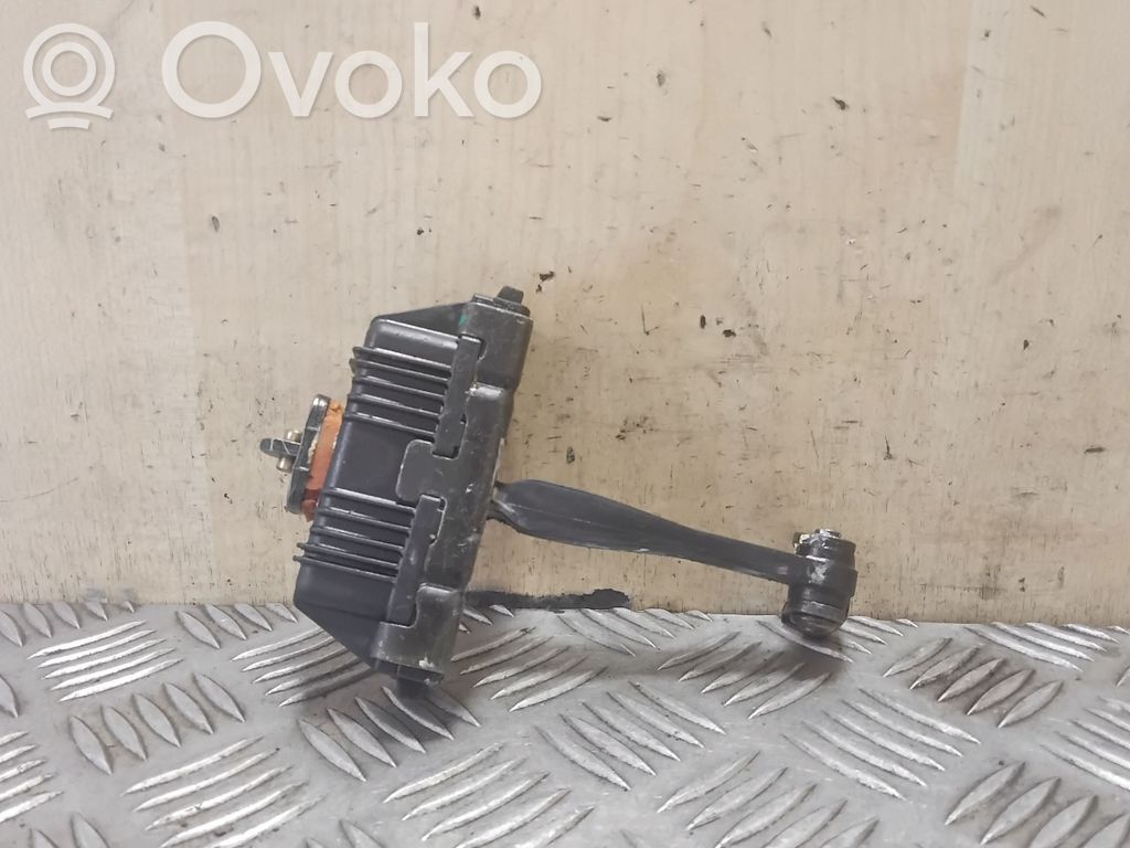 Takaoven pidätin   8402561
