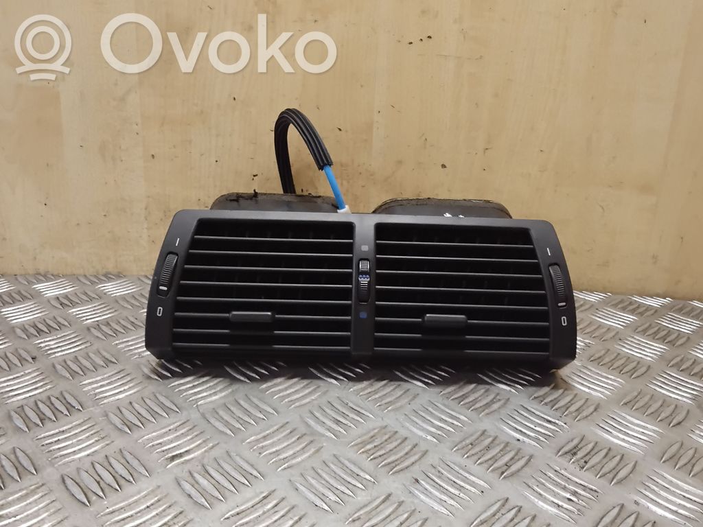 Rejilla de ventilación central del panel   64228402221,8402221