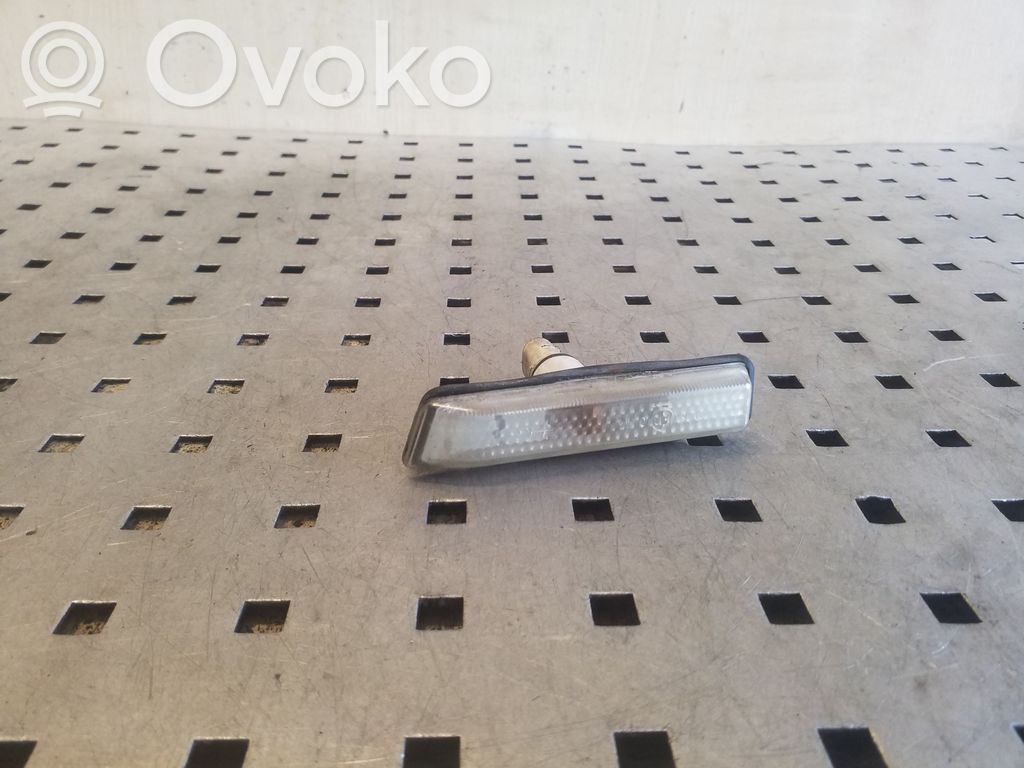 BMW X5 E53 Front fender indicator light 