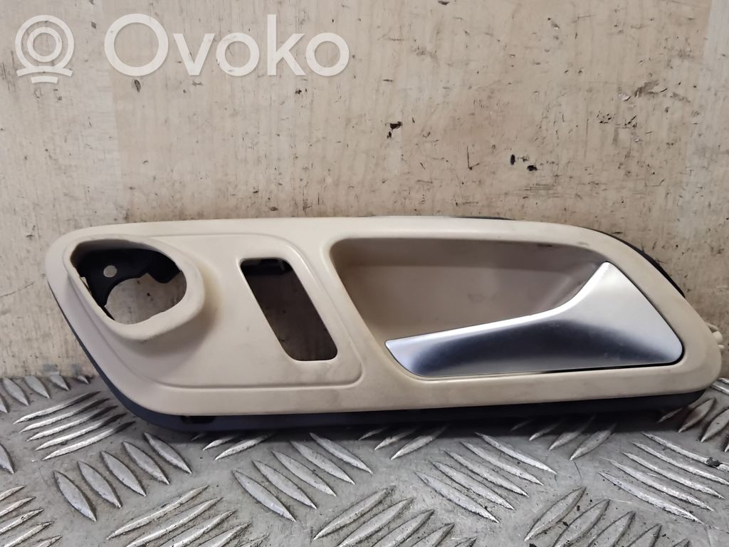 Volkswagen PASSAT CC Front door interior handle 