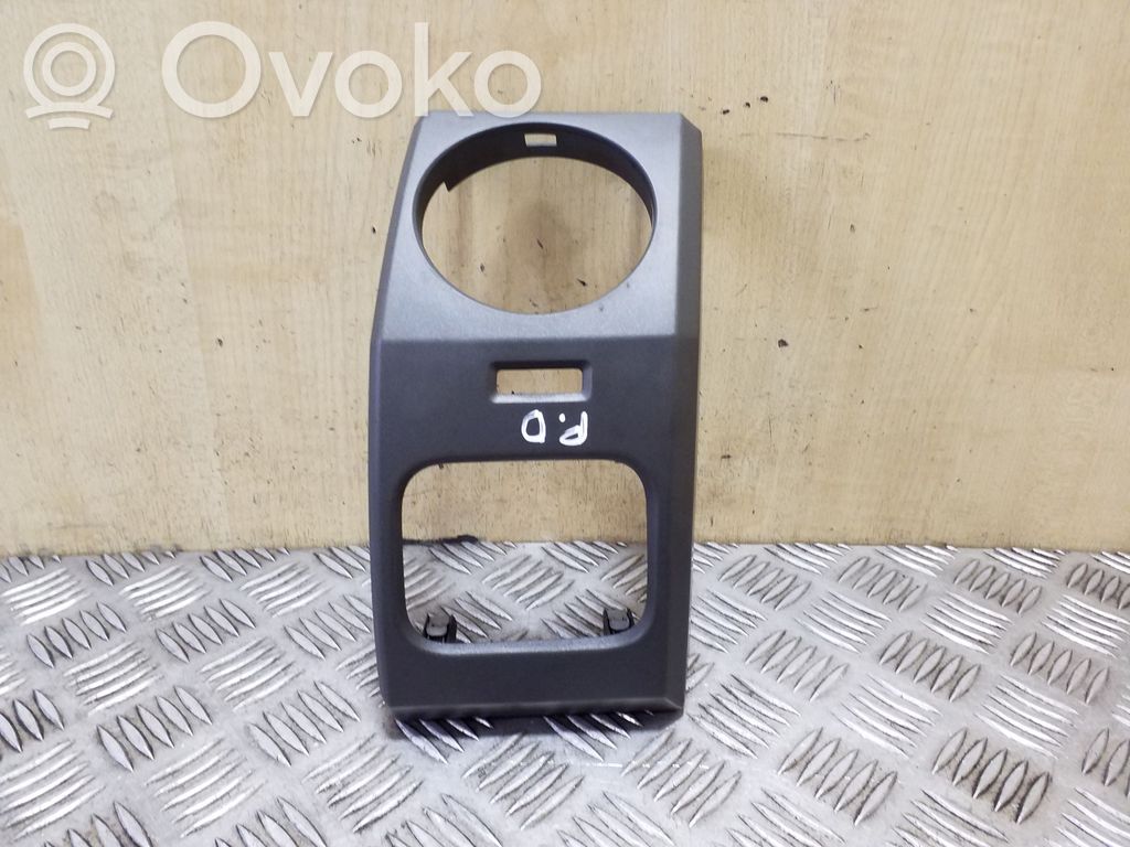 Land Rover Discovery 3 - LR3 Ramka deski rozdzielczej