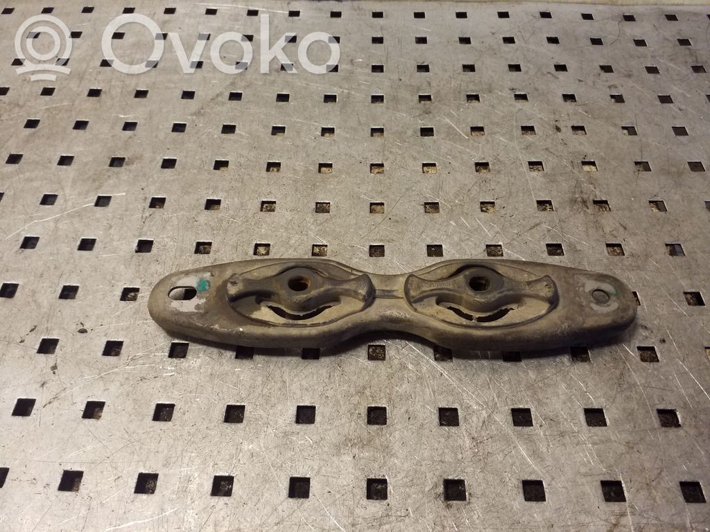 Muffler mount bracket/holder   DS735D217BA