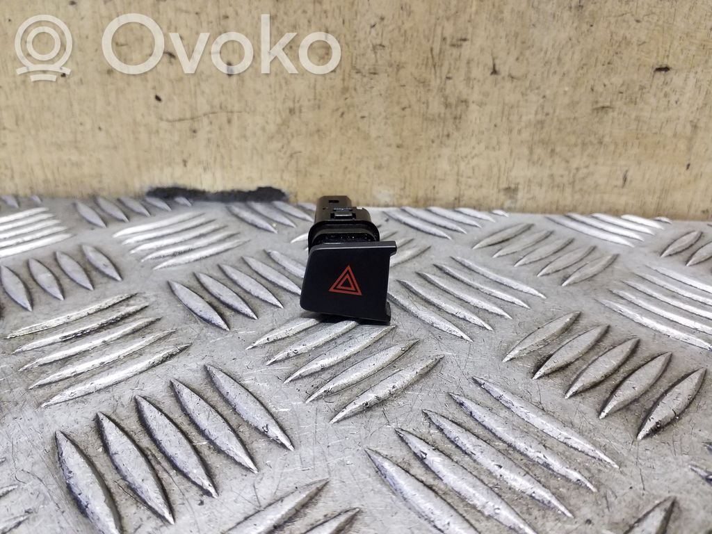 Chevrolet Captiva Botón interruptor de luz de peligro 