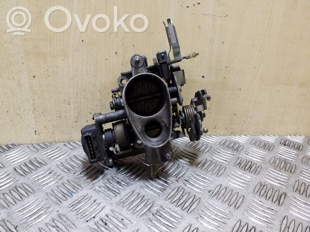 Audi 100 S4 C4 Droselinė sklendė 