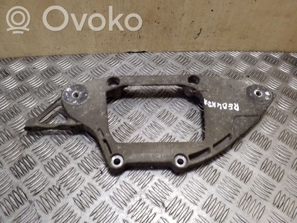Audi A4 S4 B8 8K Galinio reduktoriaus kronšteinas 