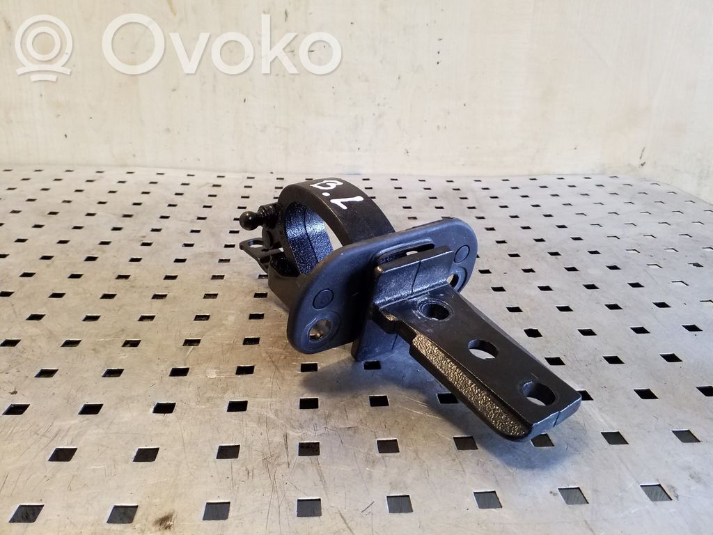 Volvo XC70 Tailgate/trunk/boot hinge 