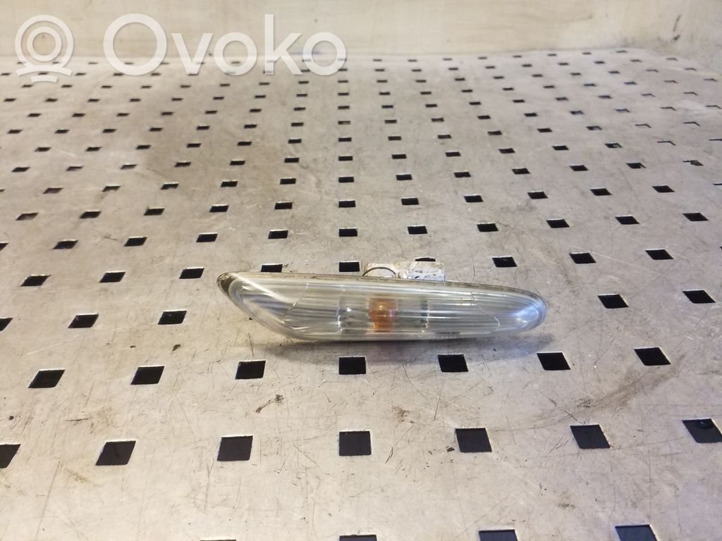 BMW X1 E84 Front fender indicator light 