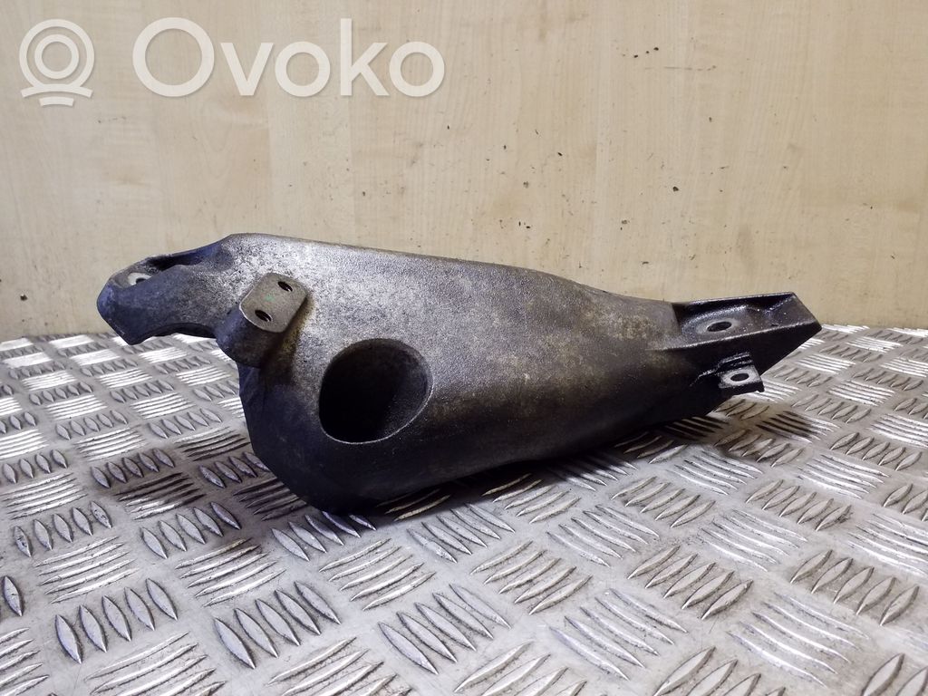 BMW X5 E70 Engine mounting bracket 