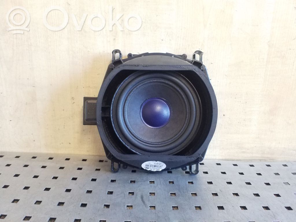 BMW X5 E70 Subwoofer 