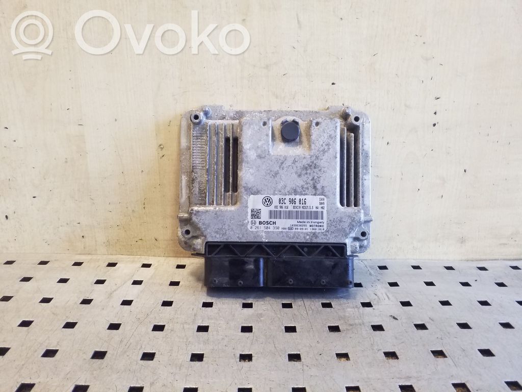 Engine control unit/module   03C906016,0261S04390