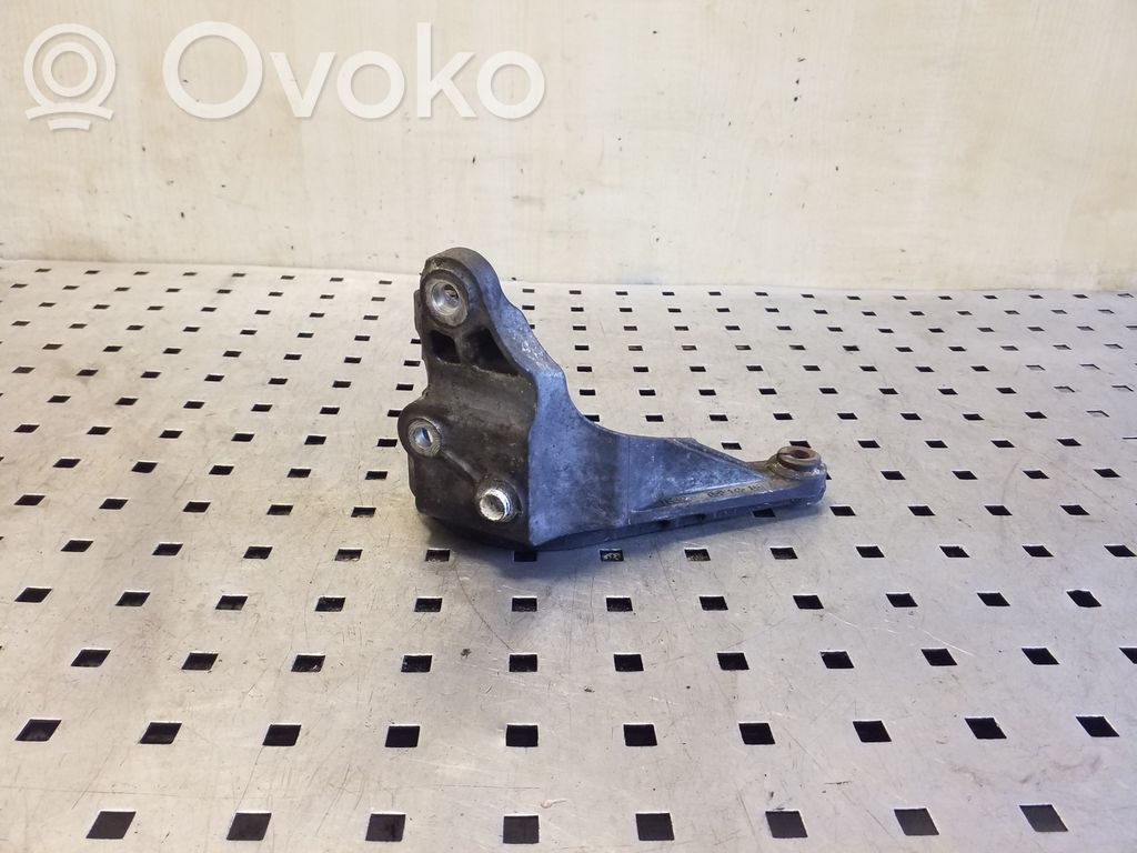Audi Q7 4L Power steering pump mounting bracket 