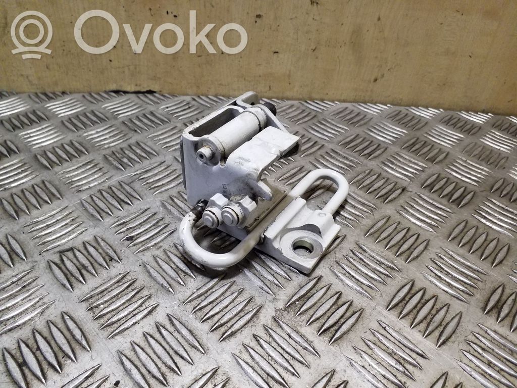 Audi Q7 4L Charnière inférieure de porte arrière