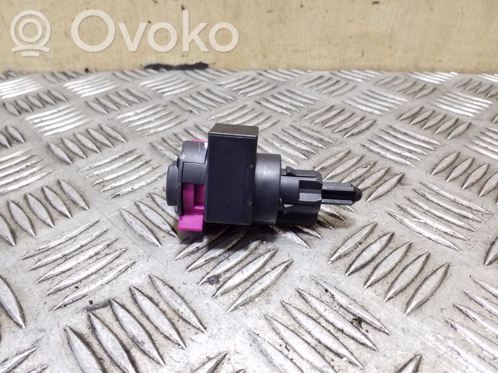 Interruptor sensor del pedal de freno   4F0945459B