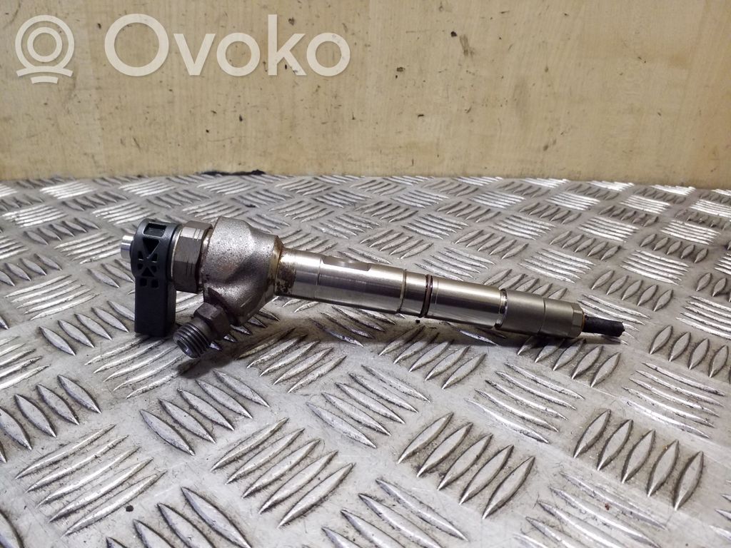 Volkswagen PASSAT B8 Injector combustibil 
