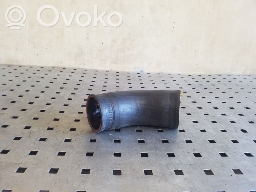 Volkswagen PASSAT B8 Tubo flessibile intercooler