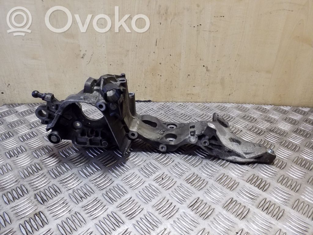Volkswagen PASSAT B8 Supporto del generatore/alternatore 