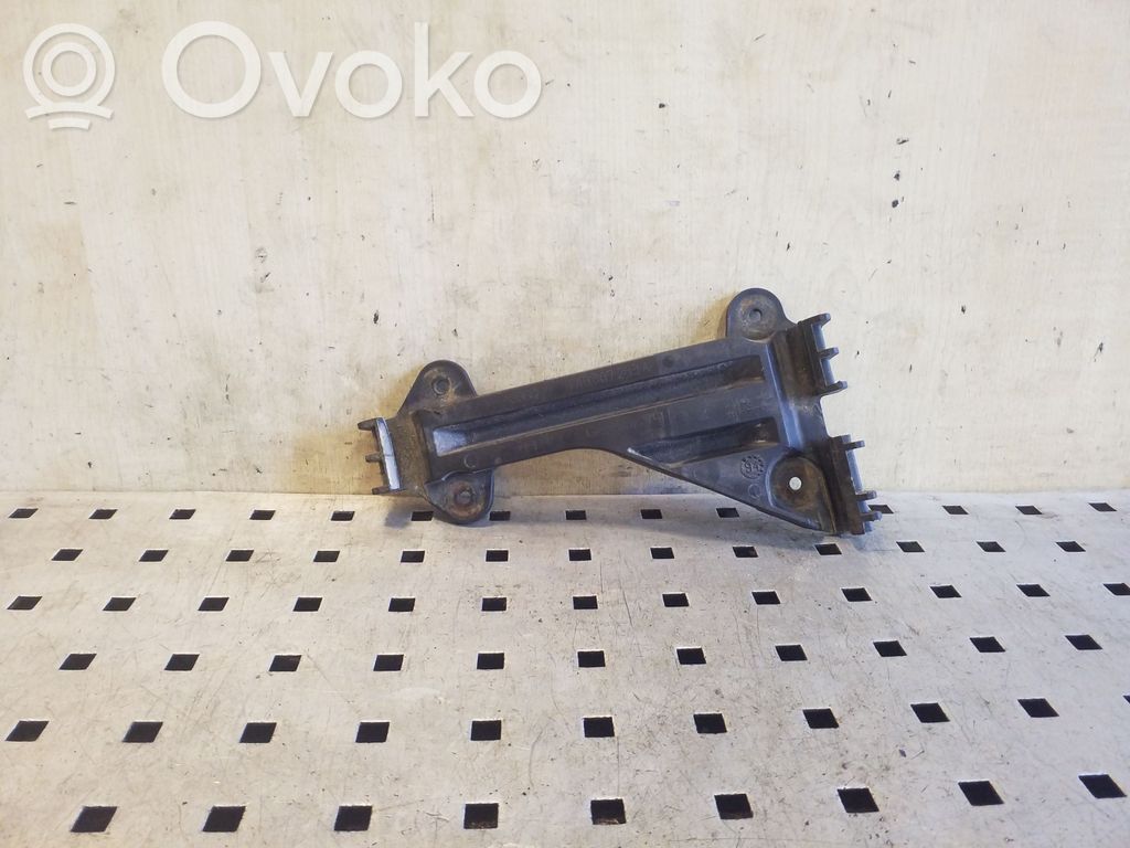 Front bumper mounting bracket   4A0807283A