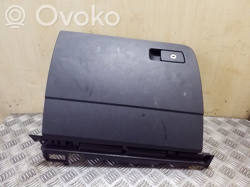 Volkswagen PASSAT B8 Set vano portaoggetti 